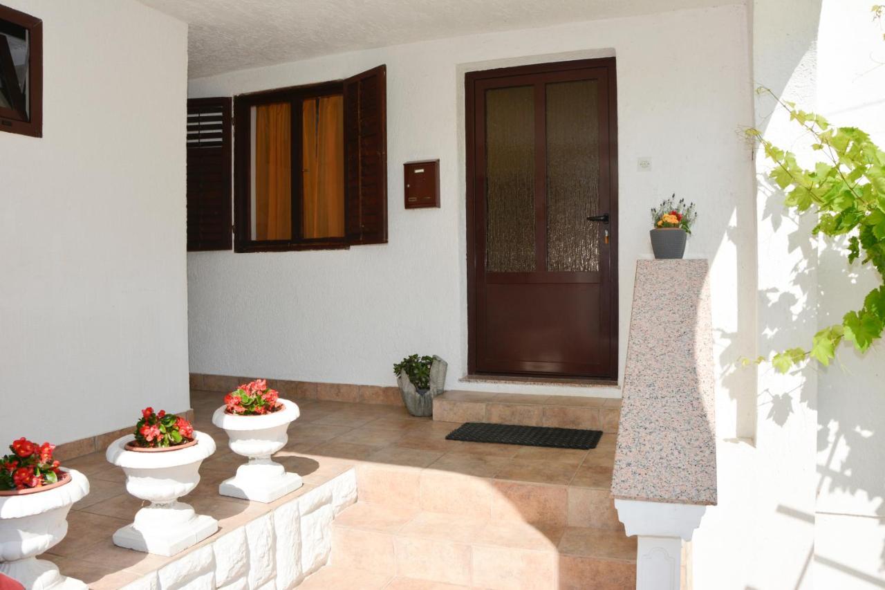 Apartment Ivana Senj  Ngoại thất bức ảnh